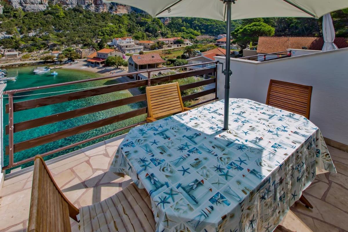 Villa Mateljan Zastrazisce ภายนอก รูปภาพ