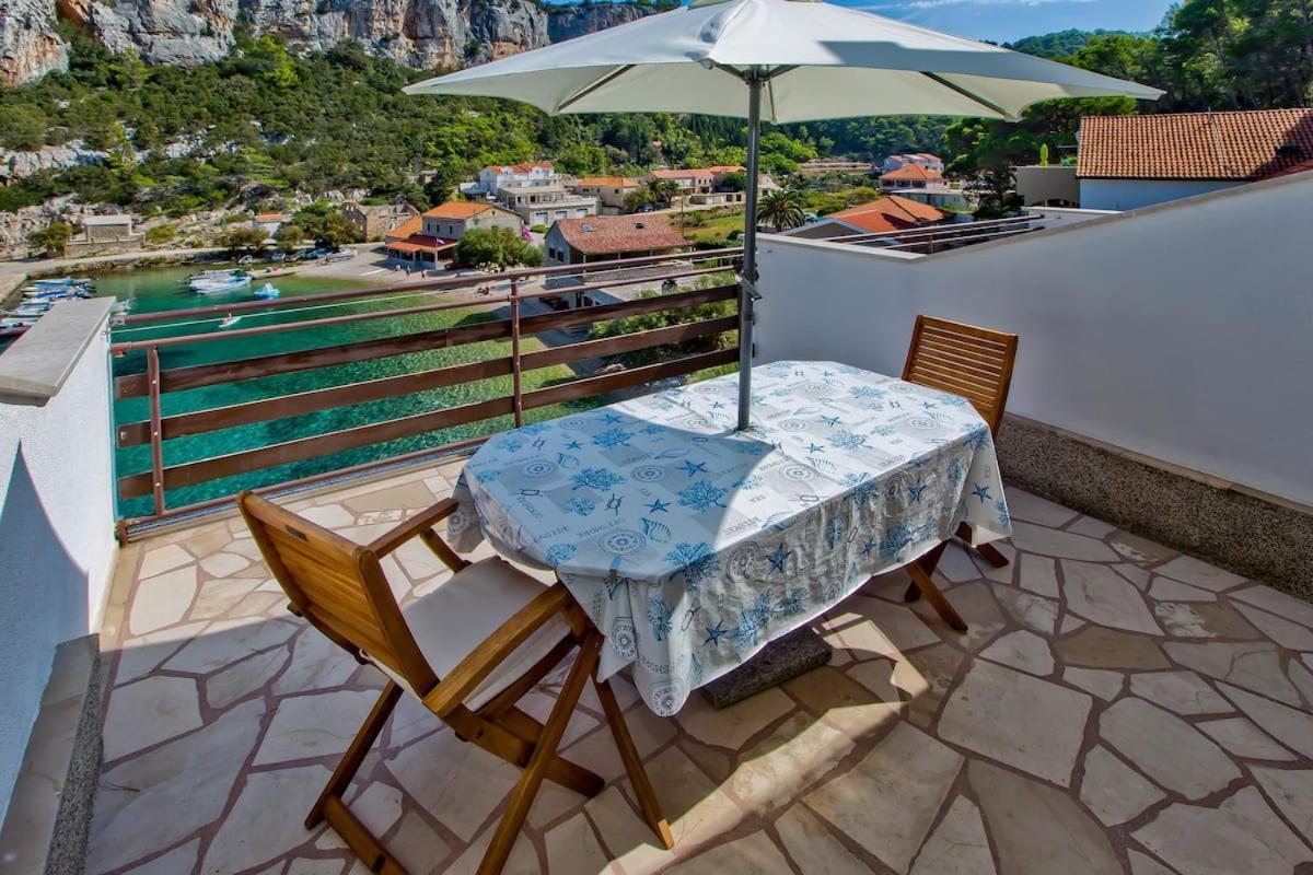 Villa Mateljan Zastrazisce ภายนอก รูปภาพ